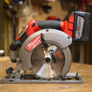 Best Cordless Circular Saws for Woodworking & DIY in Canada