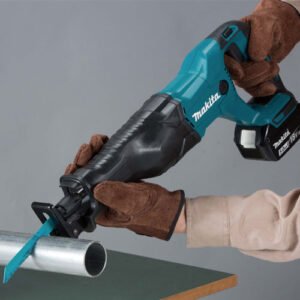 Cordless Reciprocating Saws for Versatile Cutting Projects