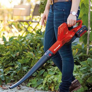 Einhell Leaf Blowers for Efficient Garden Cleanup